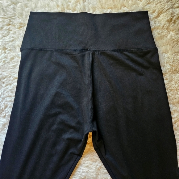 Silver Icing Exclusives Women's Cropped Sheer Insert Leggings - Picture 4 of 7